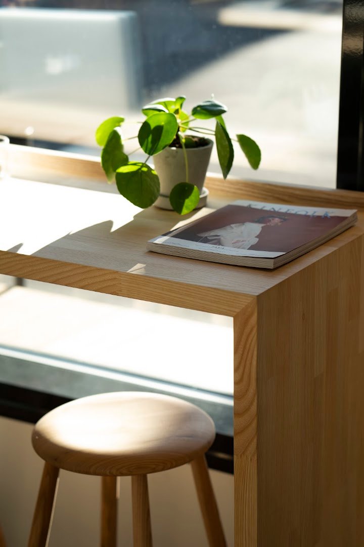 Interior of Dapper, specialty coffee shop in Oslo