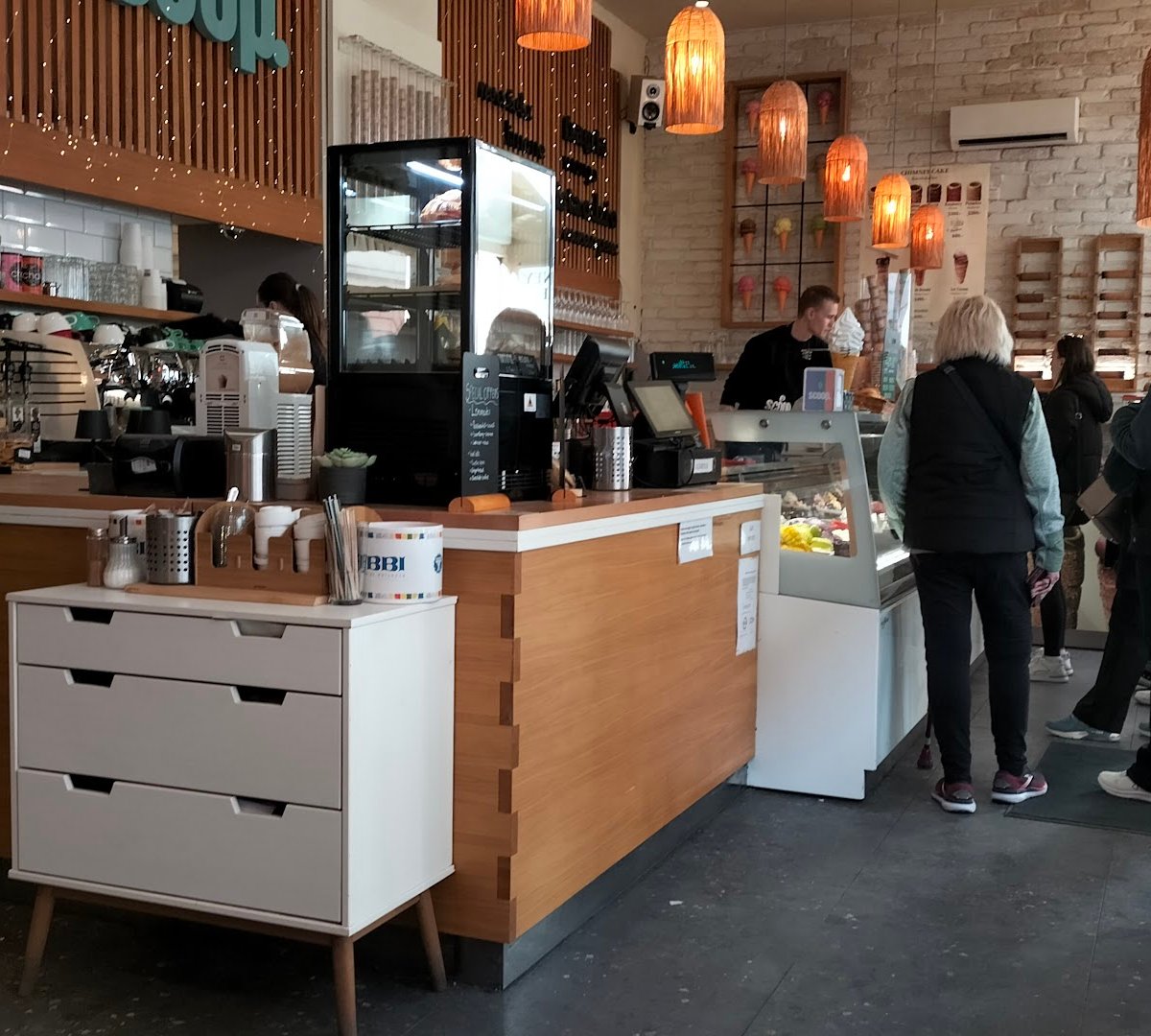 SALT Bakery X CAUSE specialty coffee shop in Budapest - photo 4