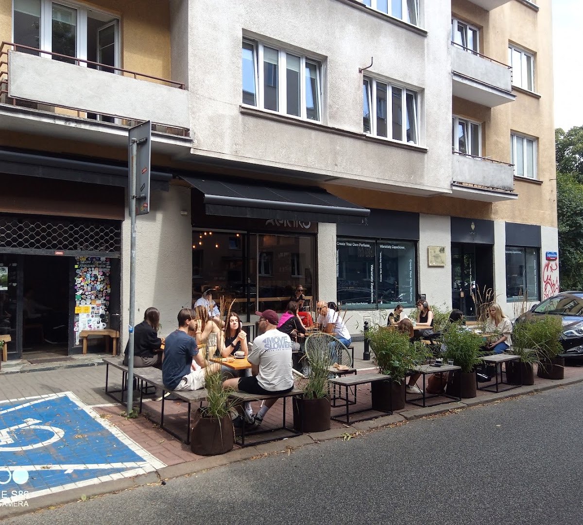 Storefront of Relaks, specialty coffee shop in Warsaw