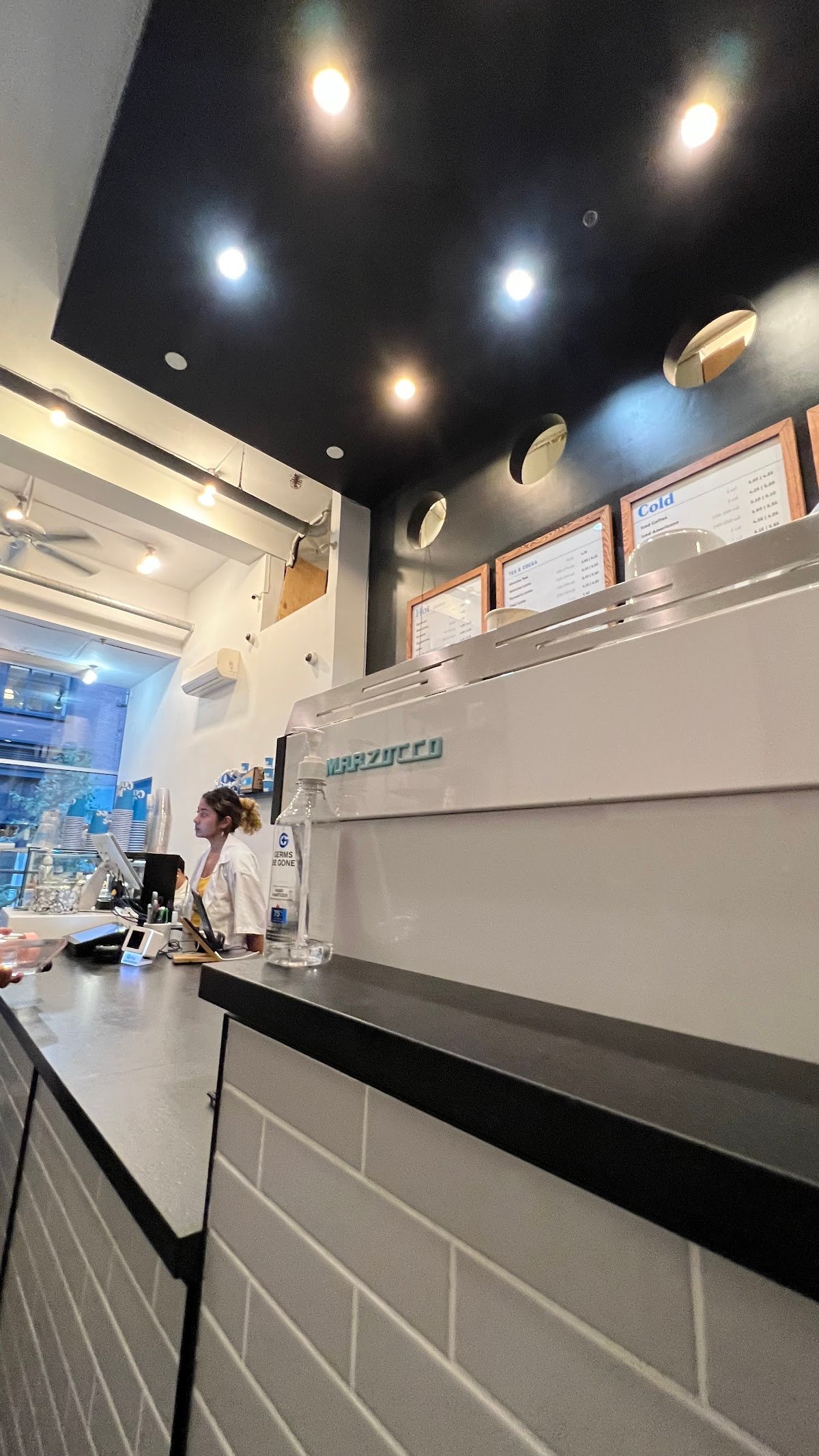 Joe Coffee Company: 13th Street specialty coffee shop in New York - photo 4