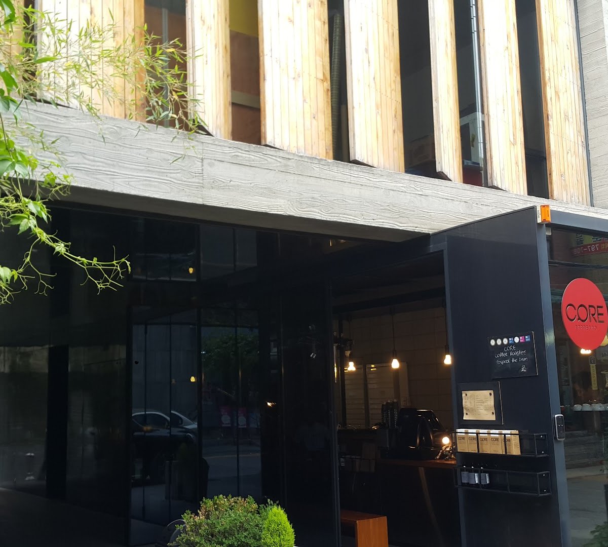 Storefront of 에스프레소코어, specialty coffee shop in Seoul