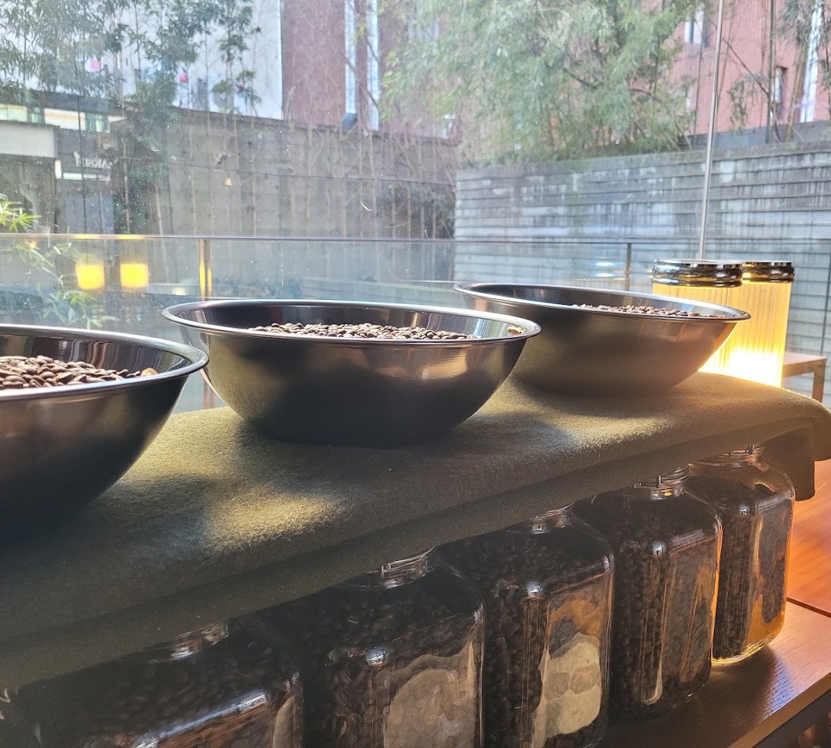 Interior of 에스프레소코어, specialty coffee shop in Seoul