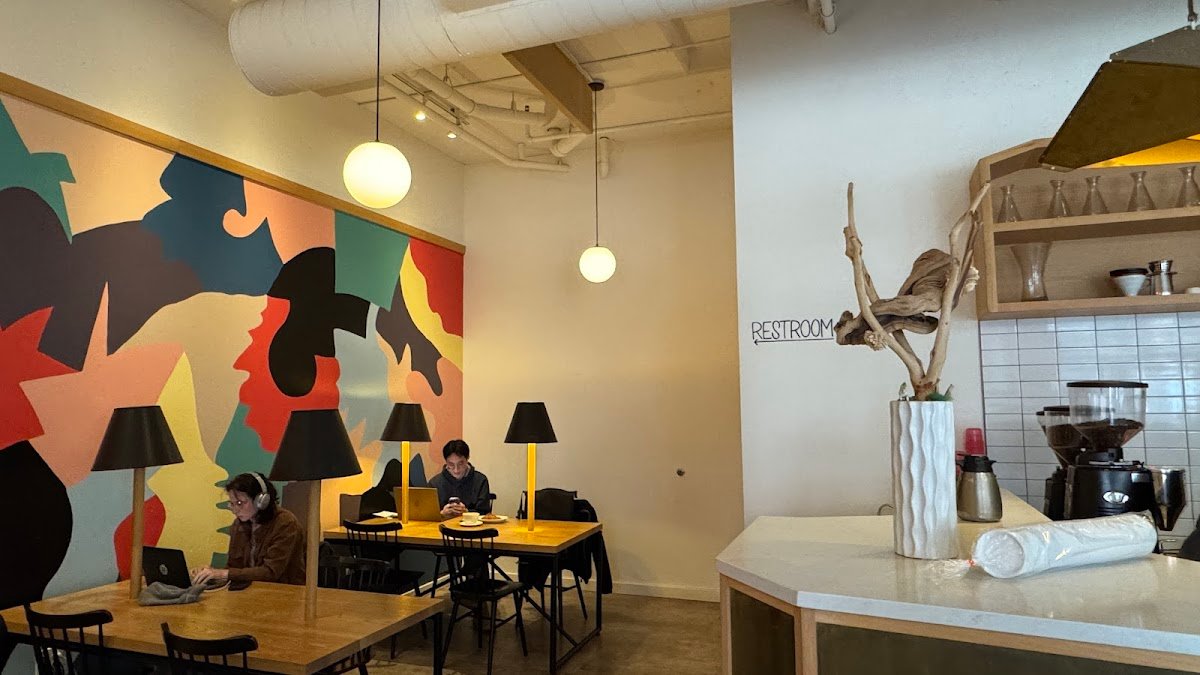 Fred Coffee specialty coffee shop in Seattle - photo 4