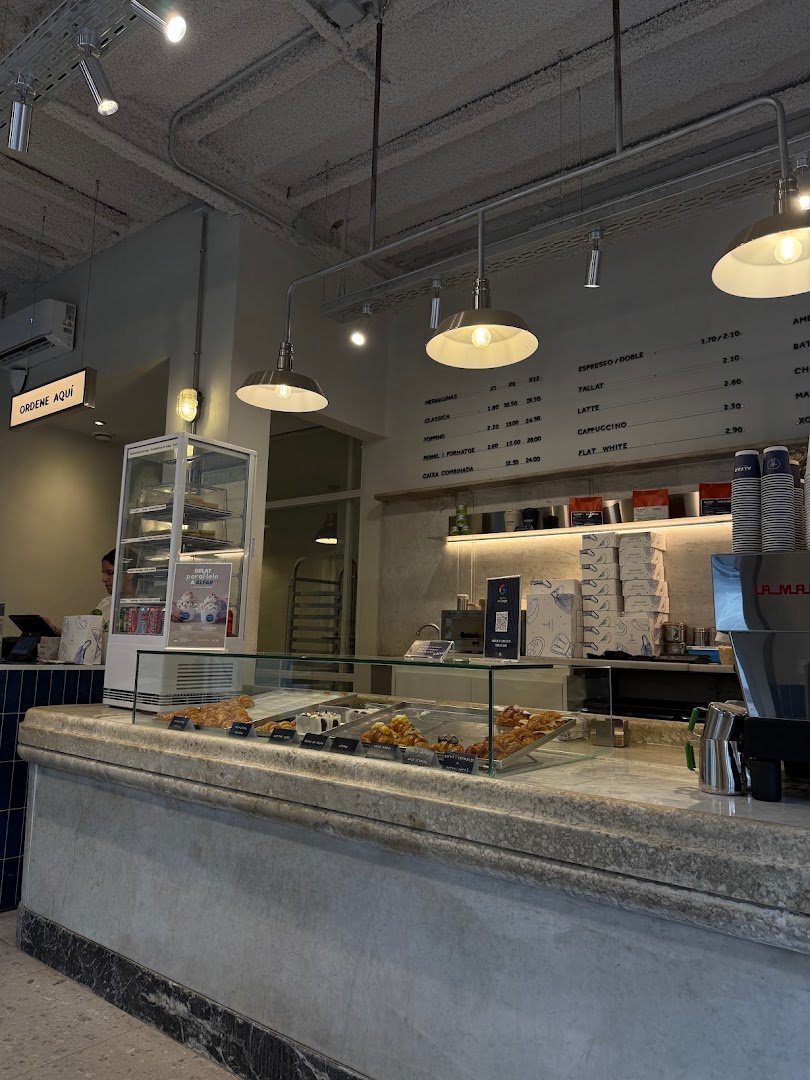 ALFAR Medialunas | Bakery & Specialty Coffee specialty coffee shop in Barcelona - photo 10