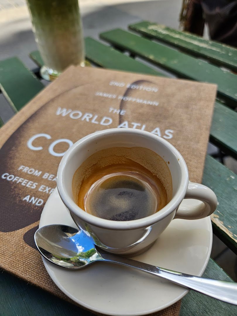 Kern Collective Coffee specialty coffee shop in Budapest - photo 10