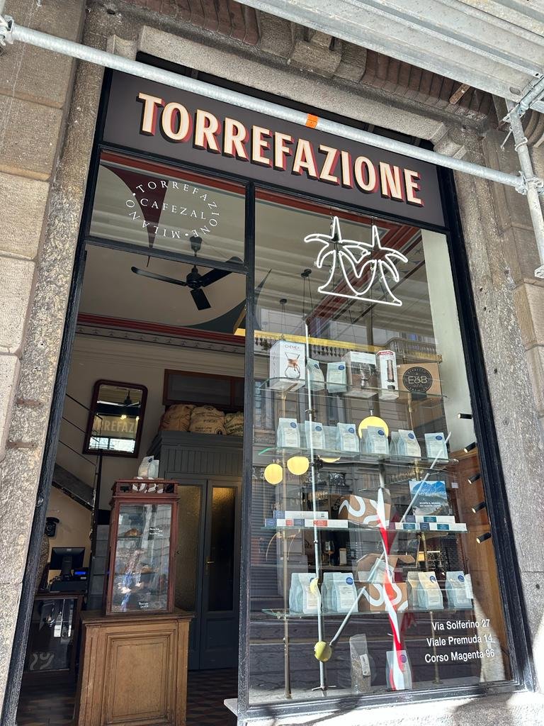 Storefront of Cafezal Specialty Coffee - Magenta, specialty coffee shop in Milan