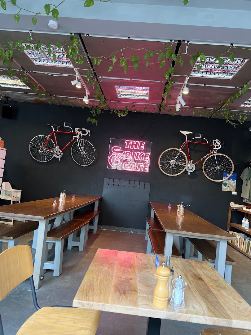 Steel Vintage Bikes Café specialty coffee shop in Berlin - photo 9