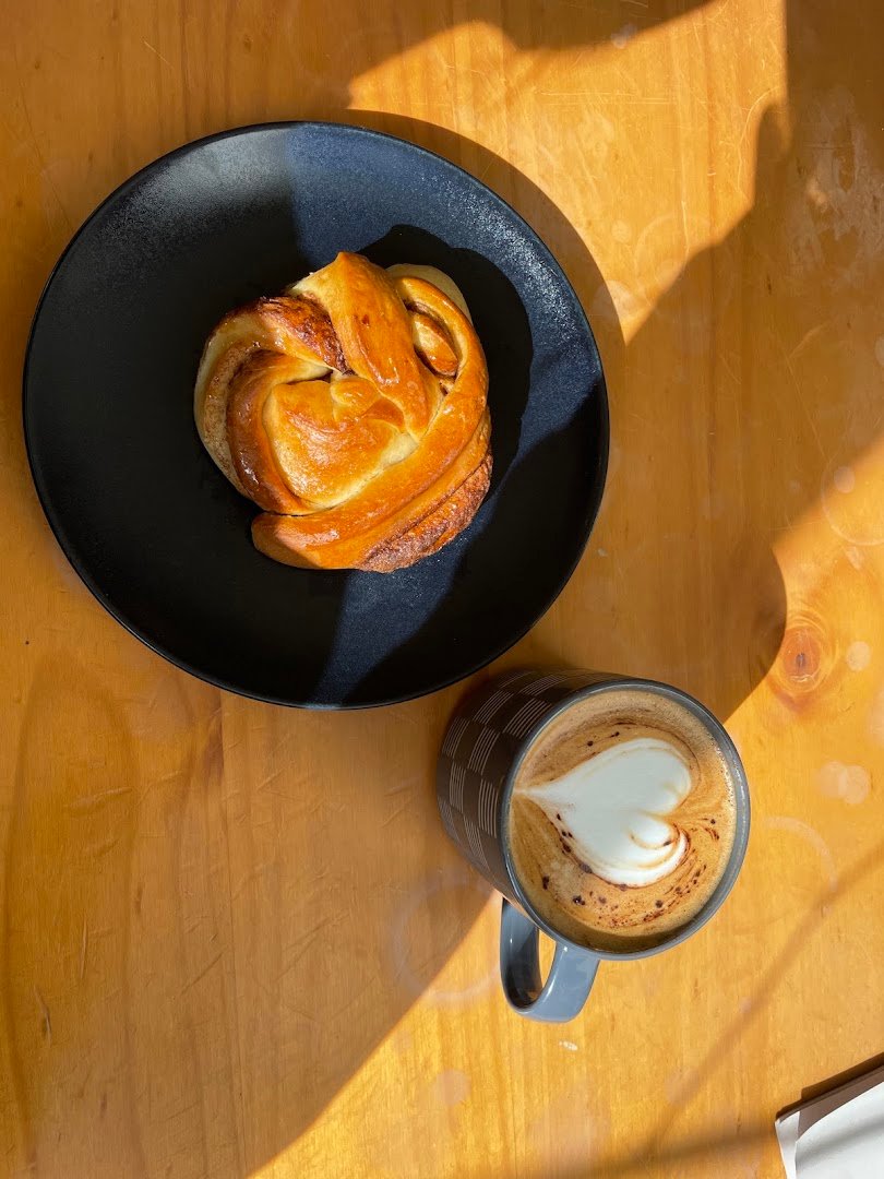 Coffee at Lady and The Bear, specialty coffee shop in Edinburgh