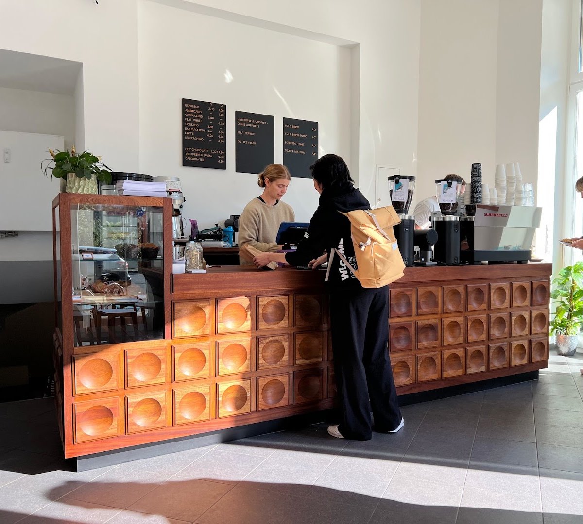 Flying Roasters specialty coffee shop in Berlin - photo 9